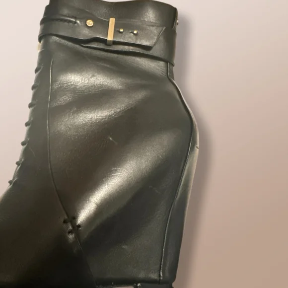 RACHEL Rachel Roy Black Leather Wedge Heel Boot Gold Accents Buckles Size 7 - Picture 14 of 14